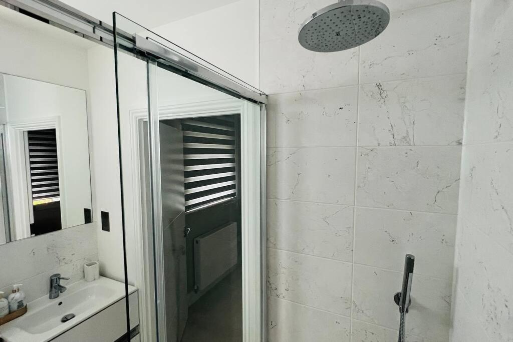 A House Designed For You… Edmonton Εξωτερικό φωτογραφία