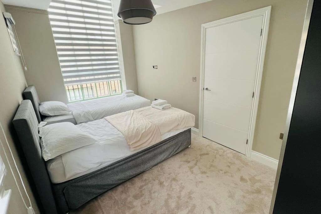 A House Designed For You… Edmonton Εξωτερικό φωτογραφία