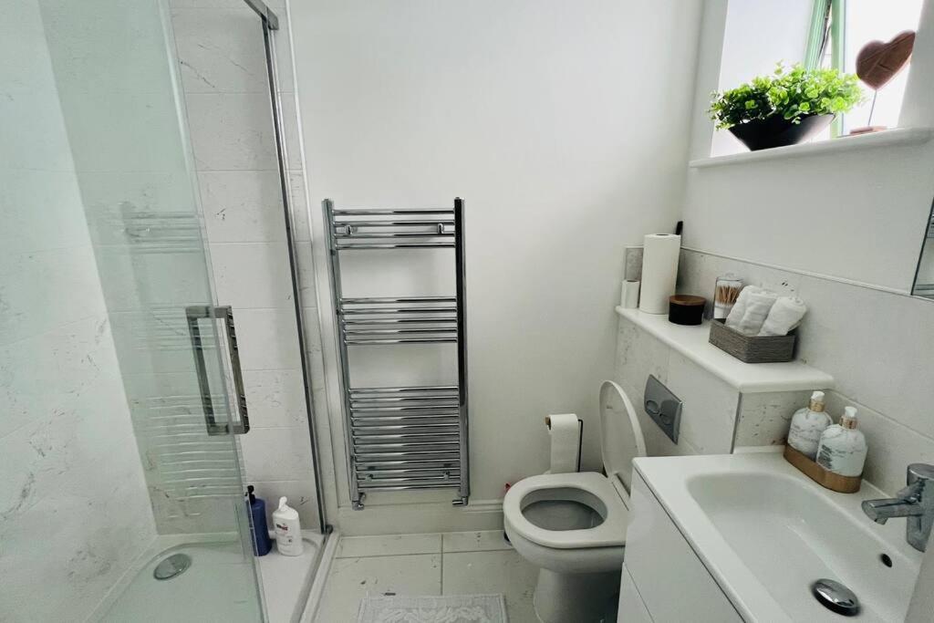 A House Designed For You… Edmonton Εξωτερικό φωτογραφία