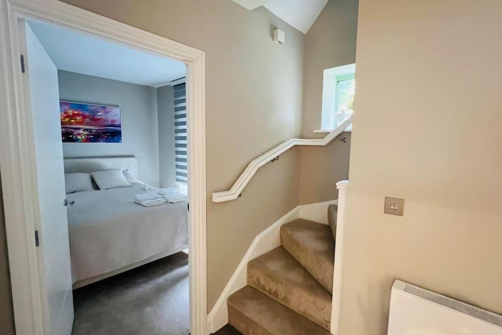 A House Designed For You… Edmonton Εξωτερικό φωτογραφία